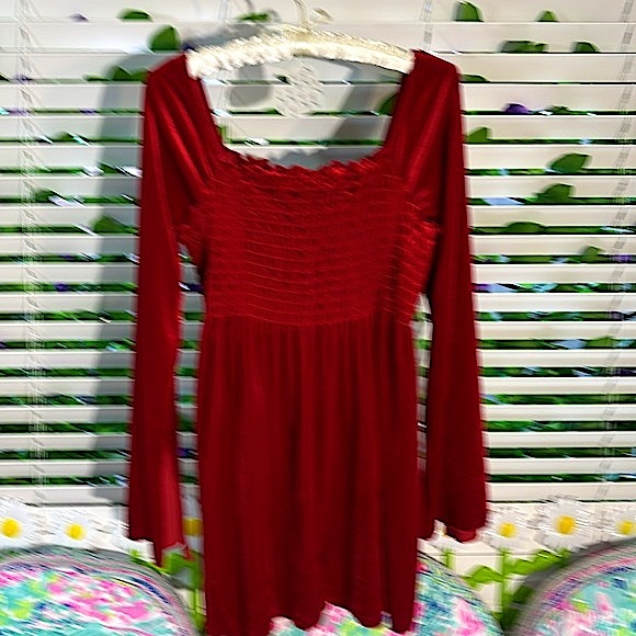 Ashley Stewart luxe red velvet romantic Juliet style top - Picture 3 of 4